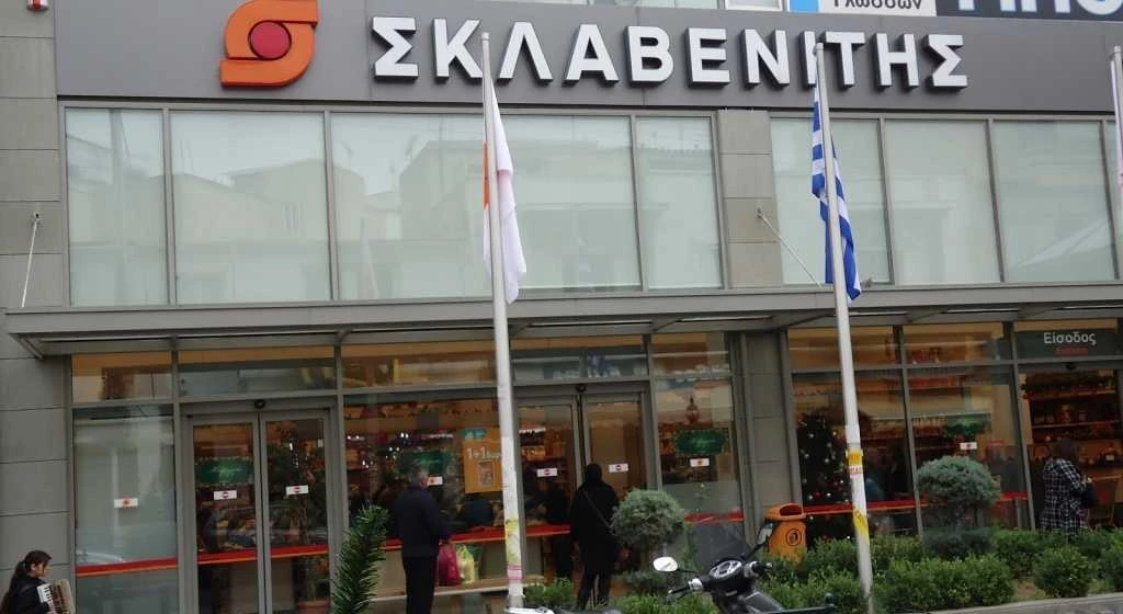 Σκλαβενίτης: Σε 38 καταστήματα έβαλε λουκέτο επειδή δεν «τράβαγαν»